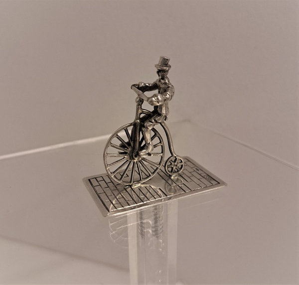 Miniatuur fietser, zilver, Amsterdam, ca.1970.